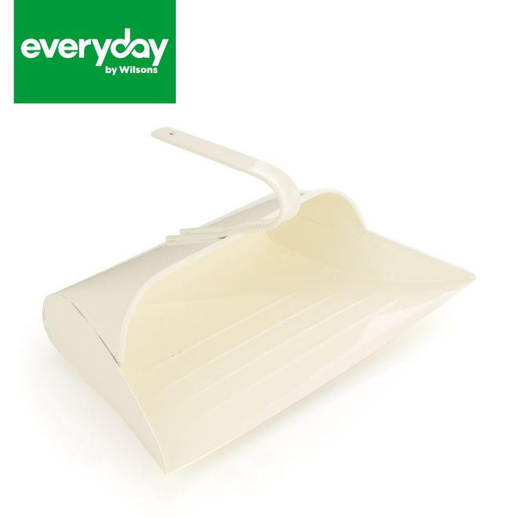 Everyday by Wilsons Metal Hooded Dustpan Cream