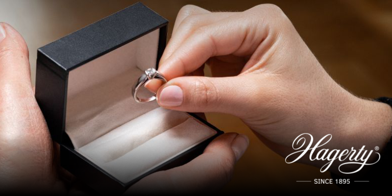 Care guide: how to make your jewellery shine in summer?