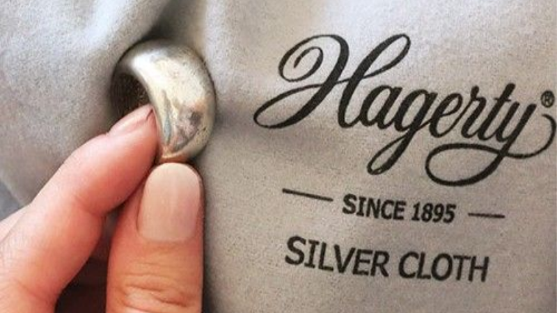 How to clean silver jewellery?